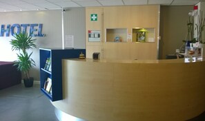 Reception - Economy Hotel (Utrecht)