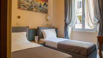 Schreibtisch, schallisolierte Zimmer, kostenloses WLAN, BettwÀsche