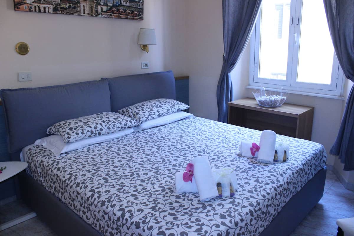 Double or Twin Room | Desk, soundproofing, free WiFi, bed sheets