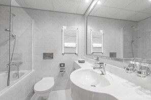 Hair dryer, slippers, towels, soap - Cosmopolitan Bobycentrum – Czech Leading Hotels (Brno)