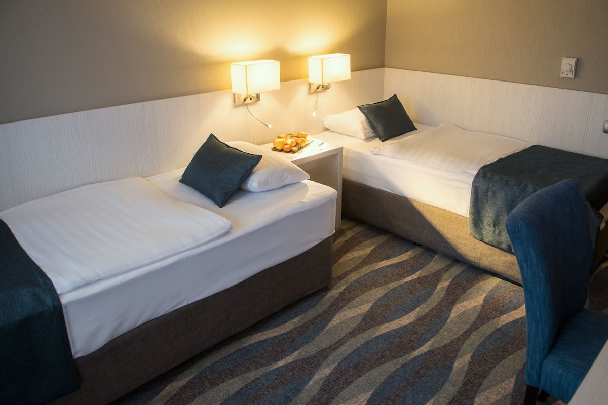Superior Family Room | Roupas de cama antialérgicas, frigobar, cofres nos quartos, escrivaninha