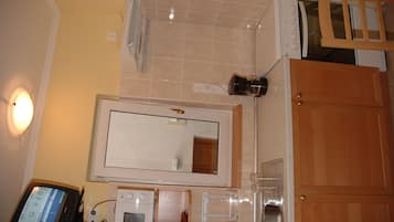 Minibar, trang trí khác biệt, trang bị nội thất với thiết kế riêng biệt