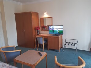 ميني بار وبديكورات فريدة لكل غرفة وطراز فريد لكل وحدة ومكتب