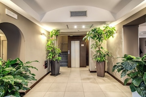 Interior entrance - Hotel Rinascimento  (Rome)