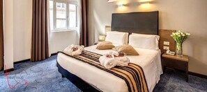 미니바, 객실 내 금고, 책상, 암막 커튼