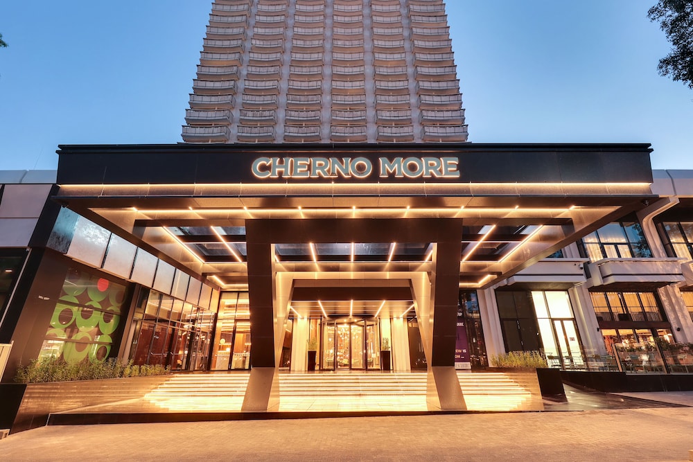 Hotel “Cherno More” — Varna