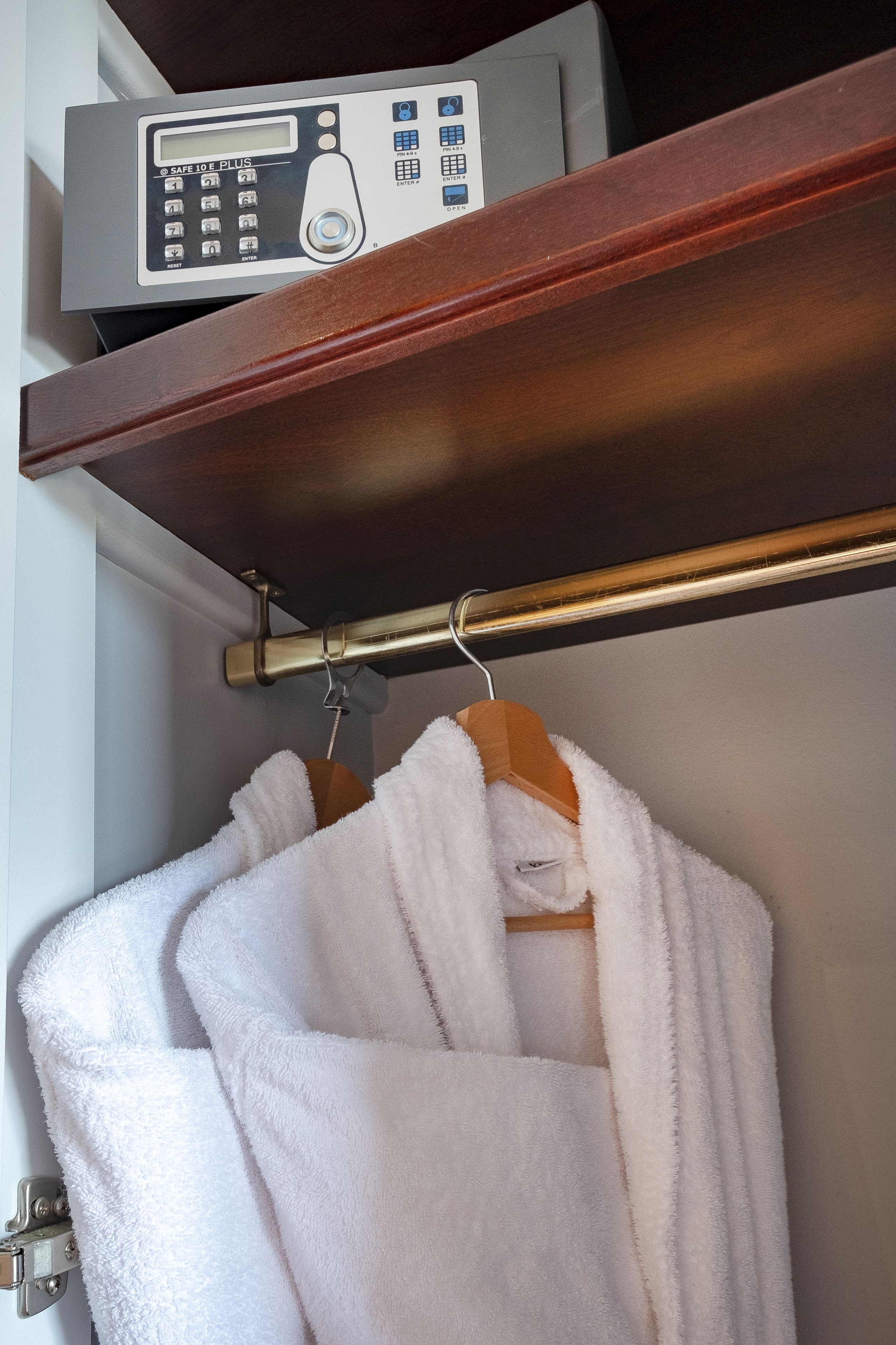 privilege room, balcony | minibar, in-room safe, desk, blackout curtains