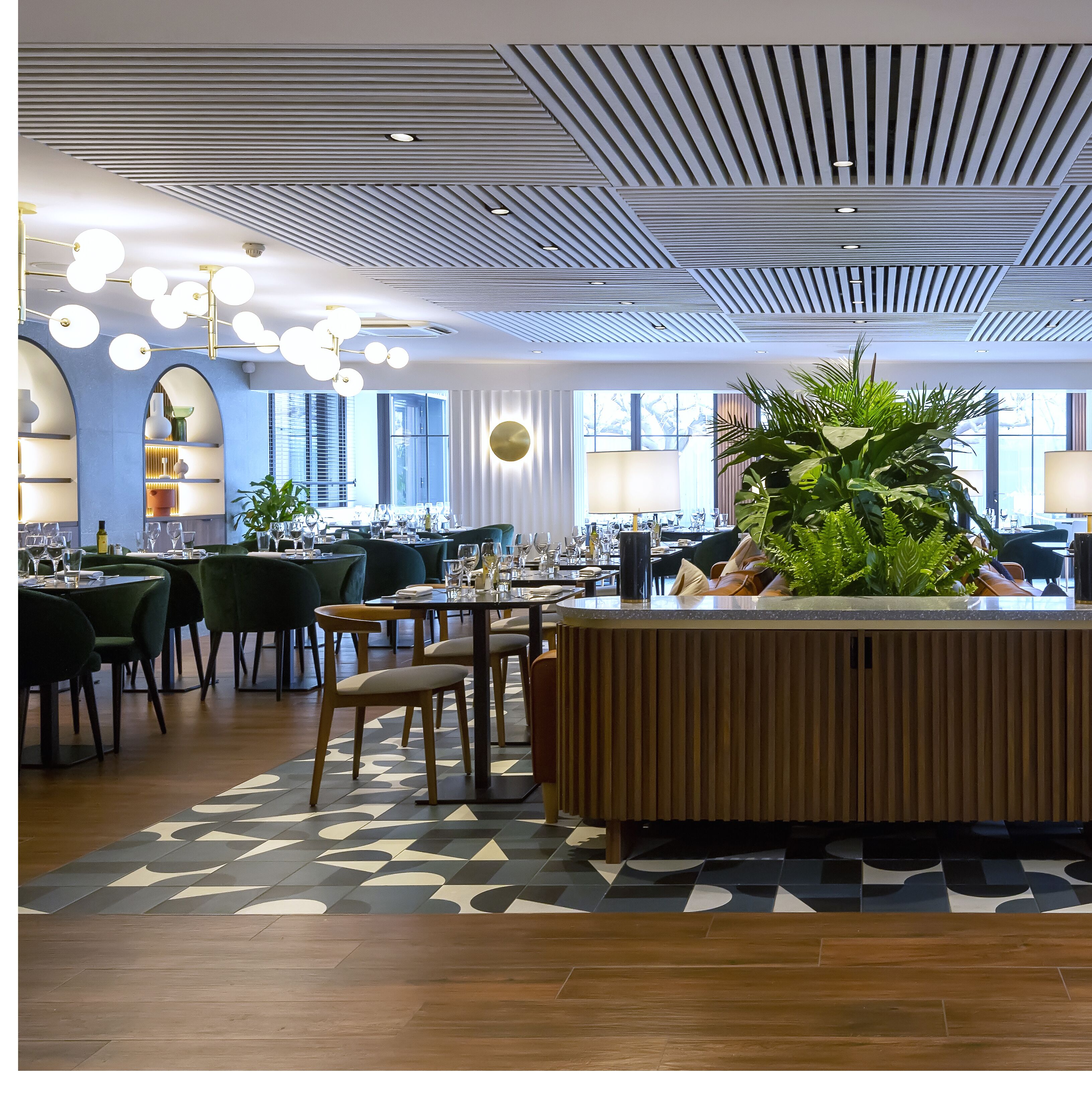 lunch, dinner served; french cuisine, al fresco dining