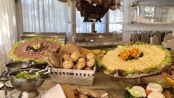 Petit déjeuner buffet compris tous les jours
