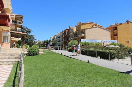 Exterior. Apartaments Comte d'Empuries