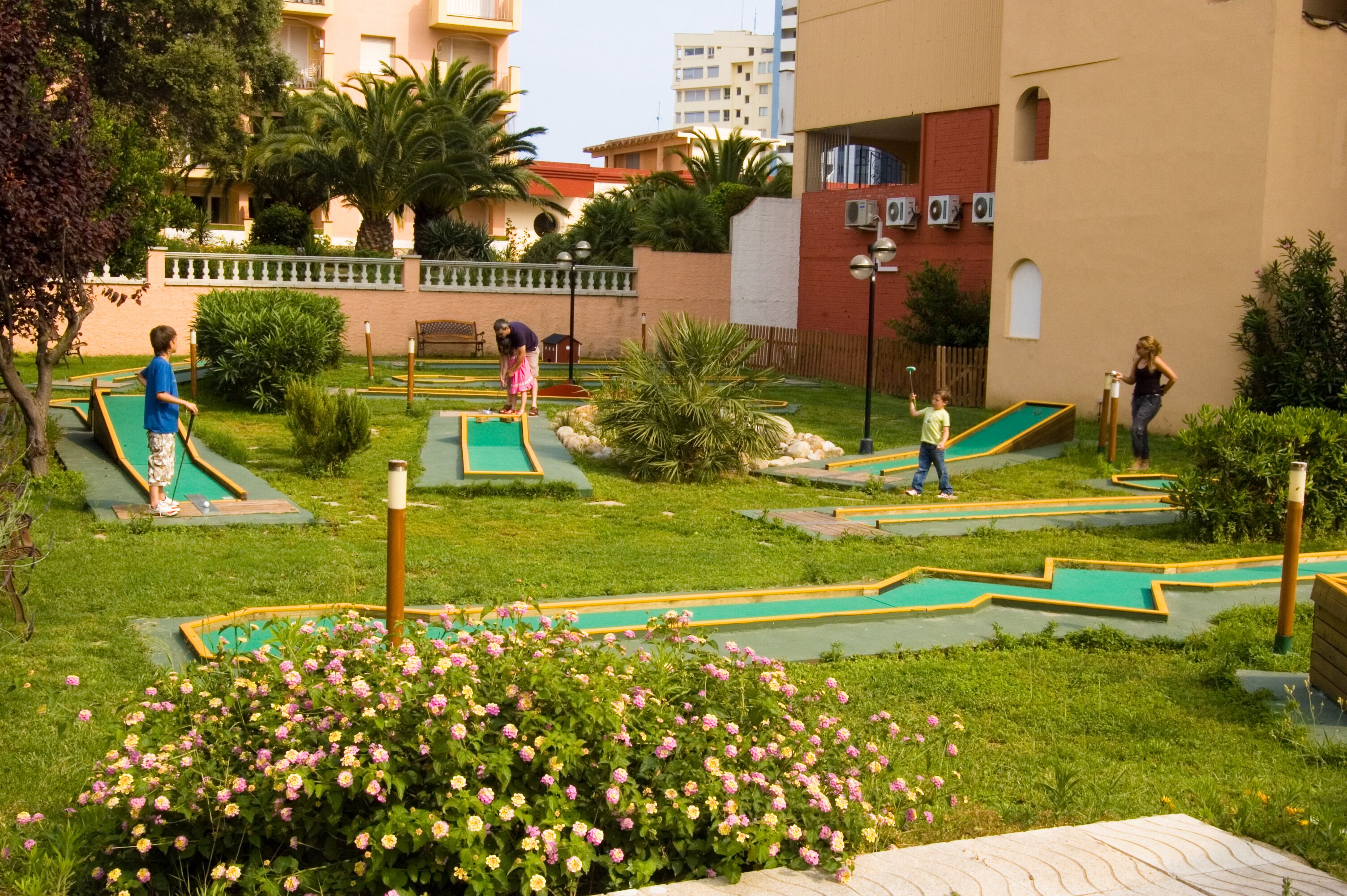 Zona de juegos infantil al aire libre