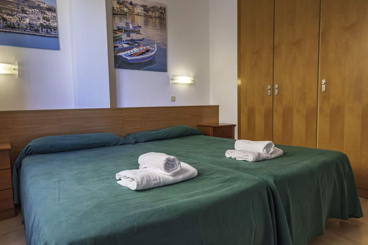 Rollaway beds, bed sheets