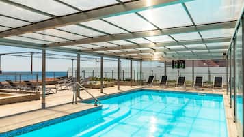 Piscina externa sazonal