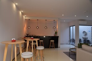 Bar (on property) - Porto Domus Hotel (Porto)
