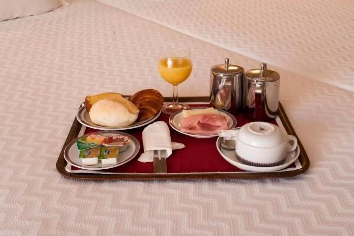 In-room safe, desk, soundproofing, free WiFi