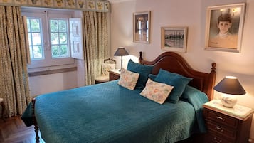 Standard-Doppelzimmer (Blue Room) | Pillowtop-Betten, Bügeleisen/Bügelbrett, kostenlose Babybetten