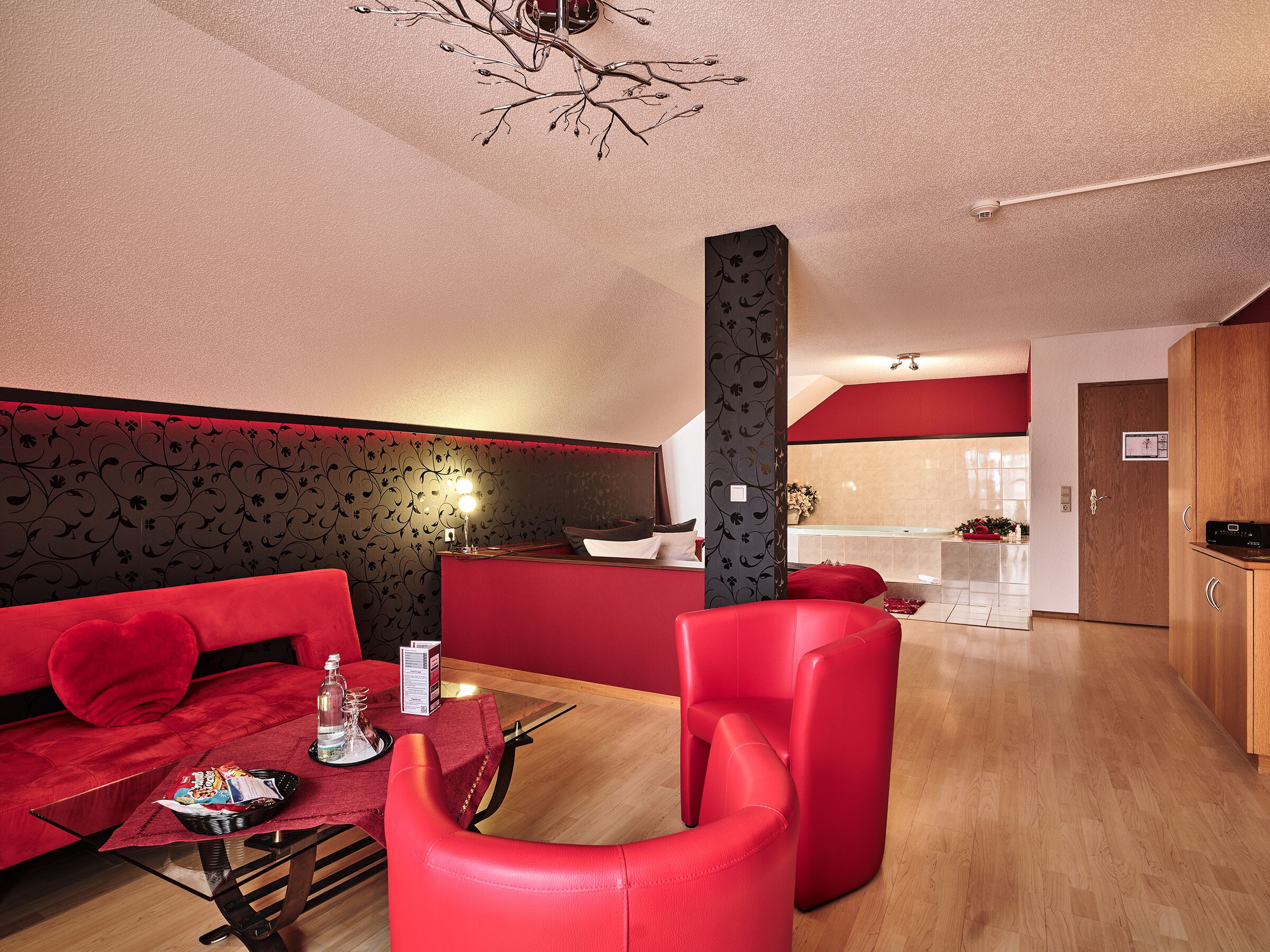 蜜月套房 | 办公桌、隔音、熨斗/熨板、免费 WiFi