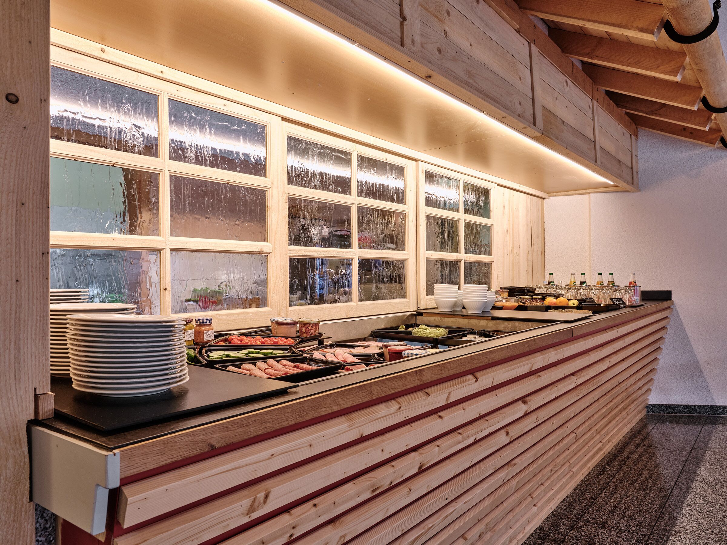 بوفيه فطور مجانًا