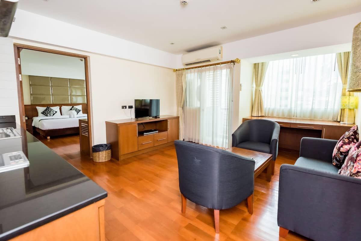 Suite, 1 Bedroom | Living area | Flat-screen TV, DVD player