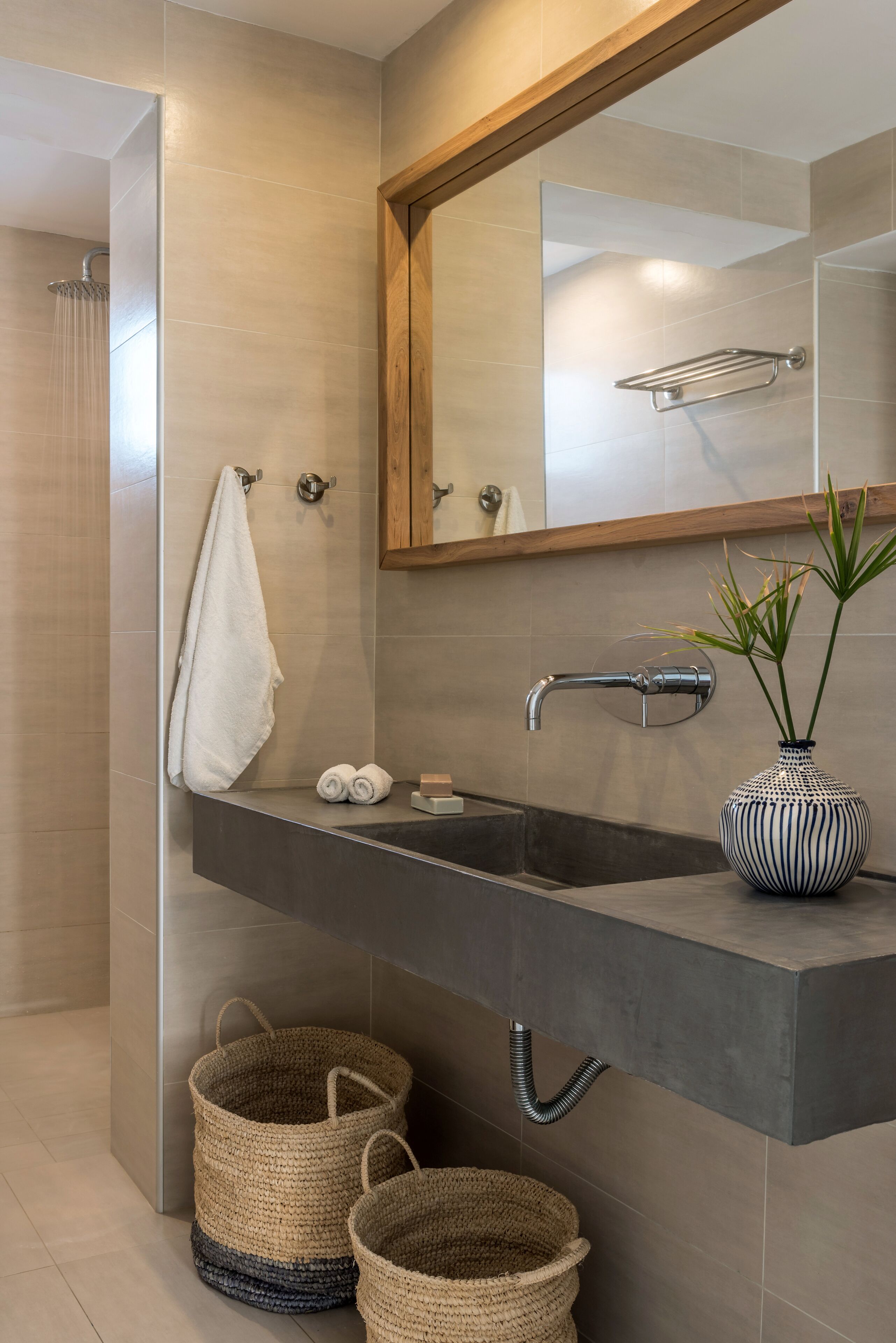 shower, hydromassage showerhead, designer toiletries, hair dryer