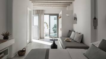 Deluxe Room, Private Pool | Egyptian cotton sheets, premium bedding, down comforters, pillowtop beds