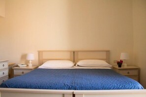Minibar, in-room safe, iron/ironing board, free cribs/infant beds