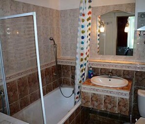 Bathroom - 999 Aparthostel (Kraków)