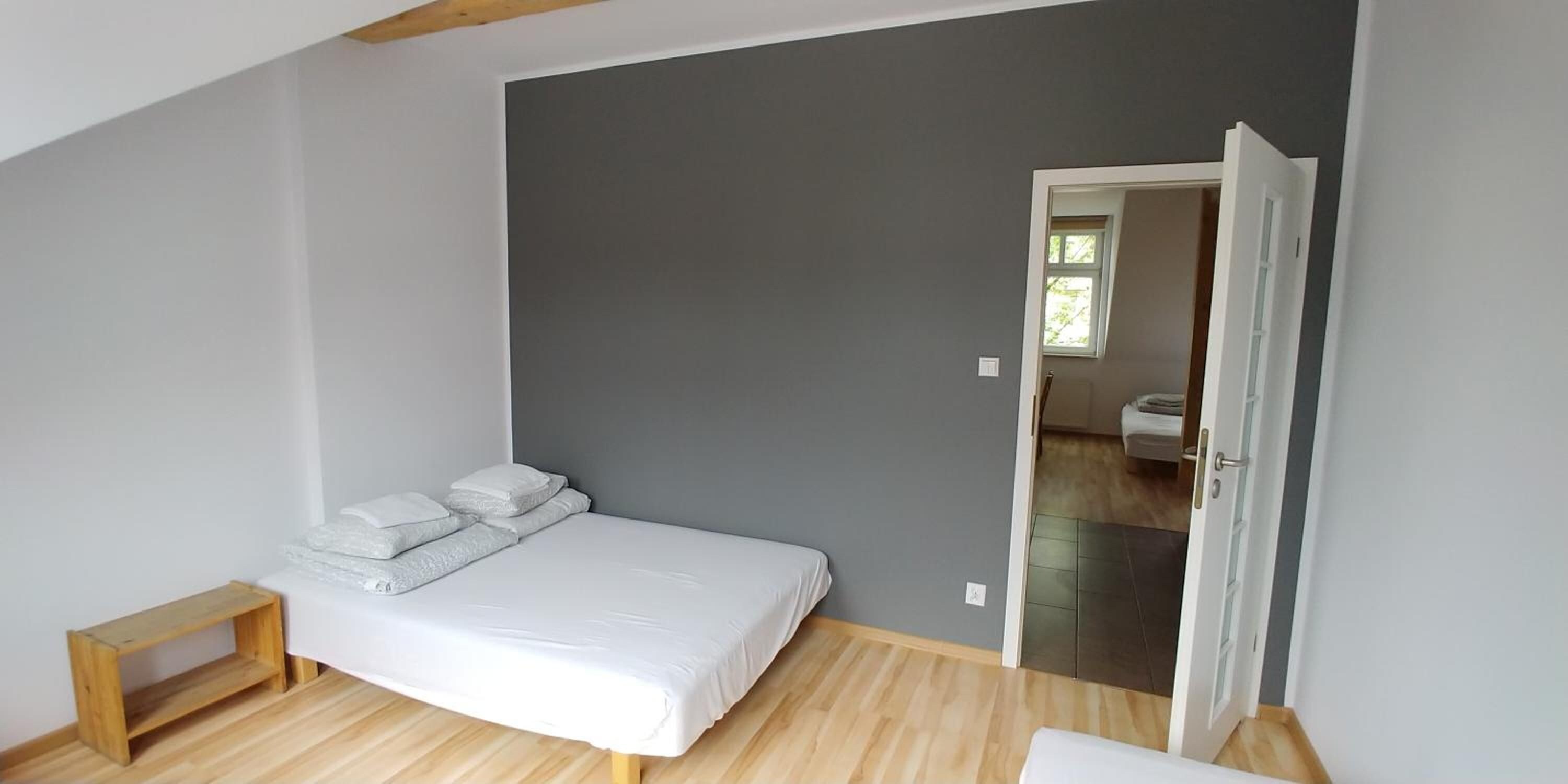 1 bedroom, Frette Italian sheets, pillowtop beds, desk