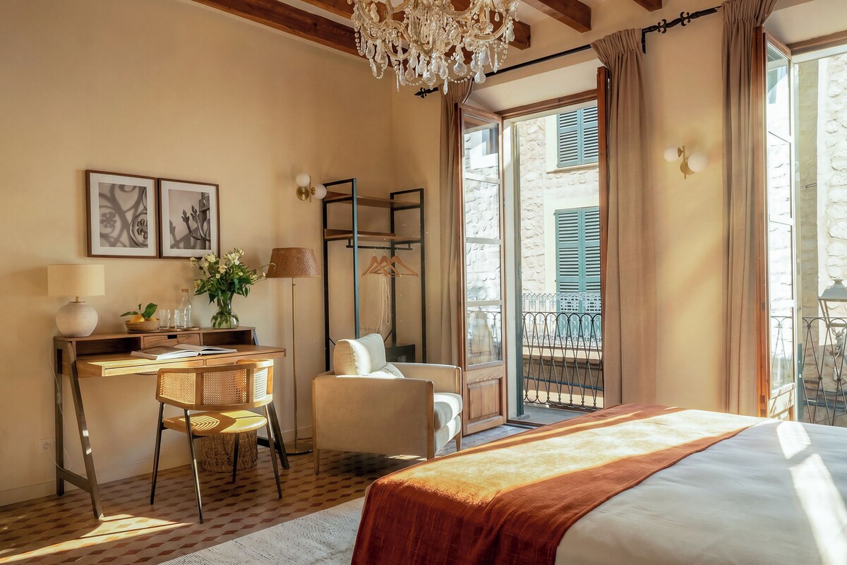 Chambre Double Supérieure, balcon | Coffres-forts dans les chambres, bureau, fer et planche à repasser
