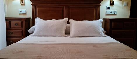 Soundproofing, iron/ironing board, bed sheets