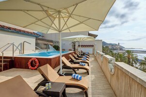 Seasonal outdoor pool, sun loungers