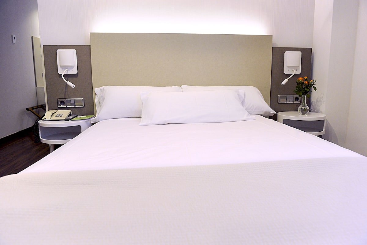 triple room | minibar, in-room safe, desk, soundproofing