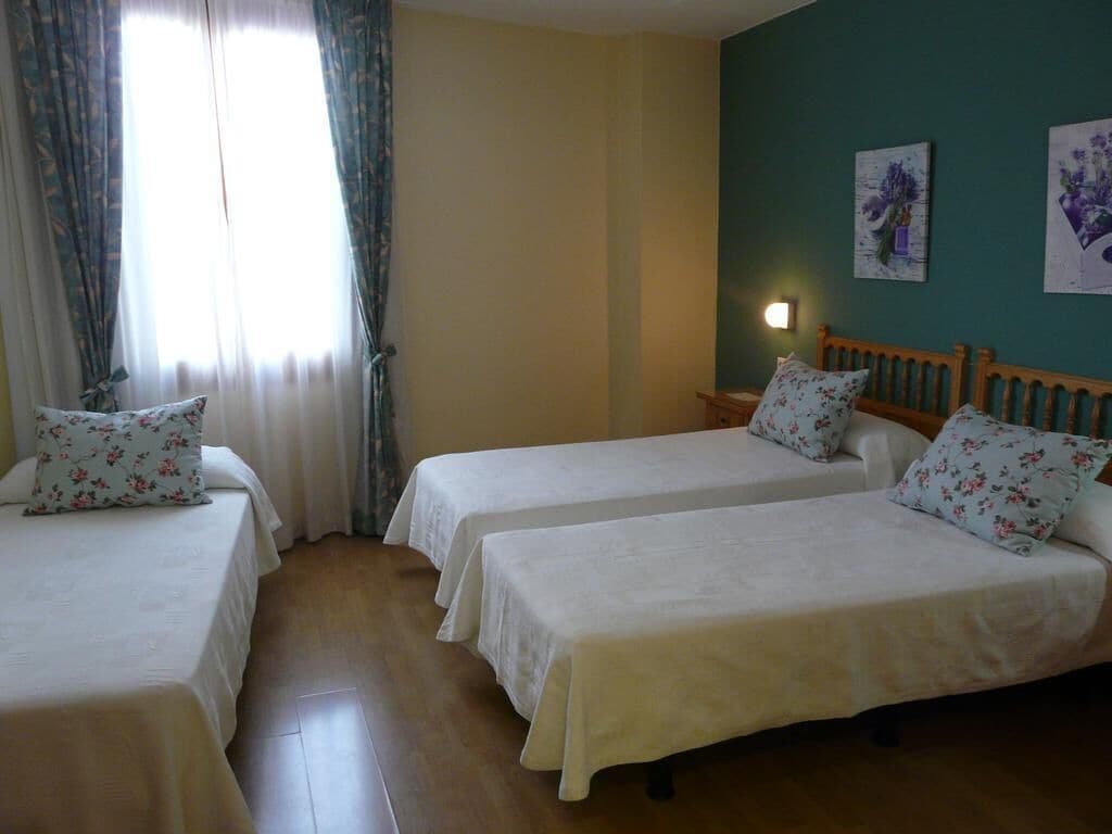 Desk, rollaway beds, free WiFi