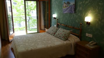 Habitación doble superior | Escritorio, camas supletorias, wifi gratis