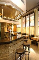 Bar (en el alojamiento)