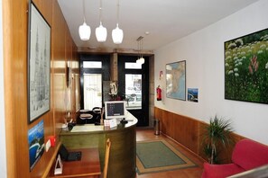 Reception - Hotel Hórreo by Bossh! Hotels (Santiago de Compostela)