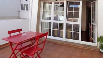 Superior Double Room | Desk, laptop workspace, blackout drapes, free WiFi