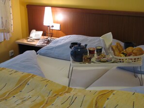 Apartment, 1 Bedroom | In-room dining - Aparthotel Austria Suites (Prague)