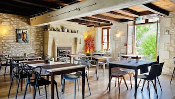 Breakfast, dinner served; French cuisine, garden views