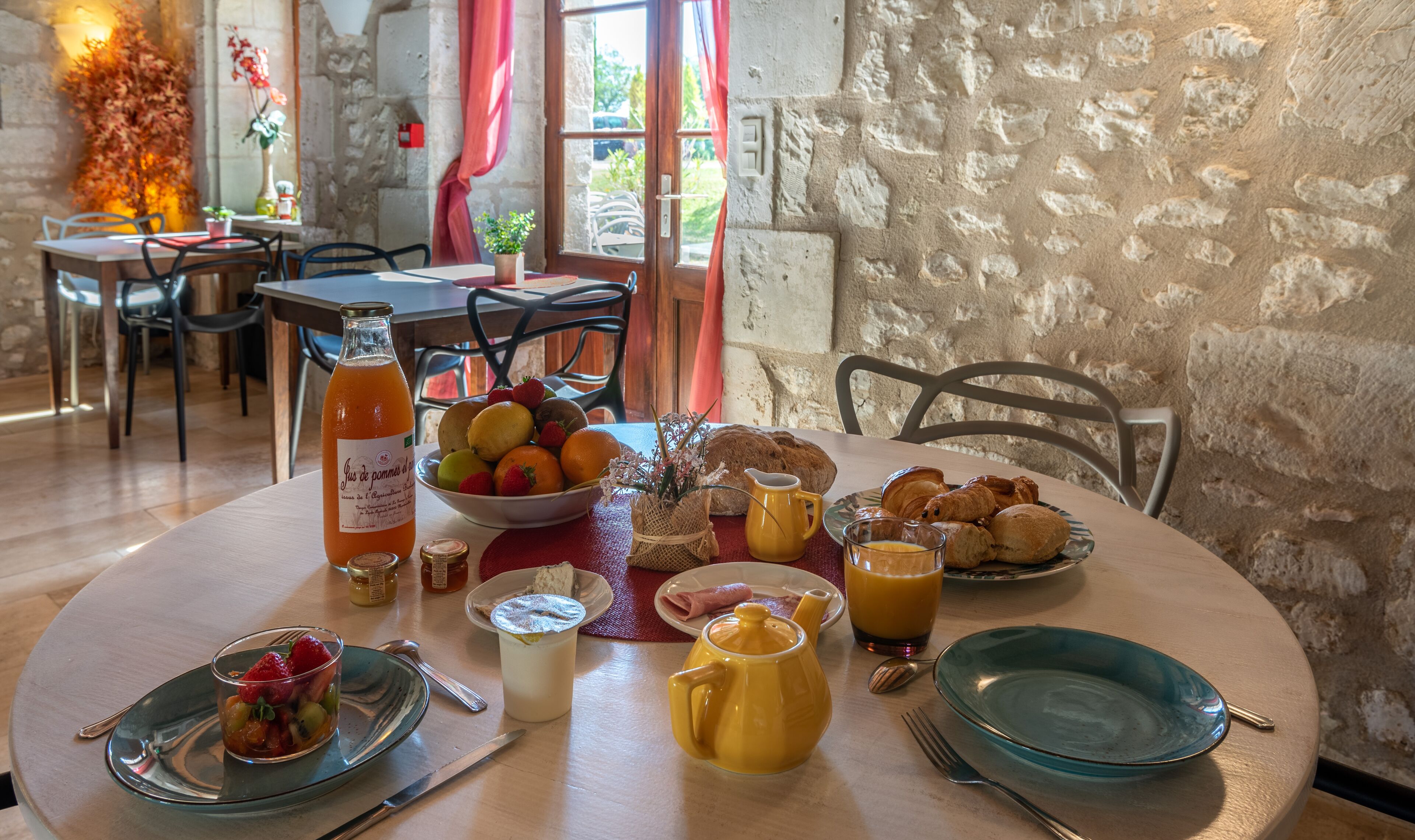 daily buffet breakfast (eur 15 per person)