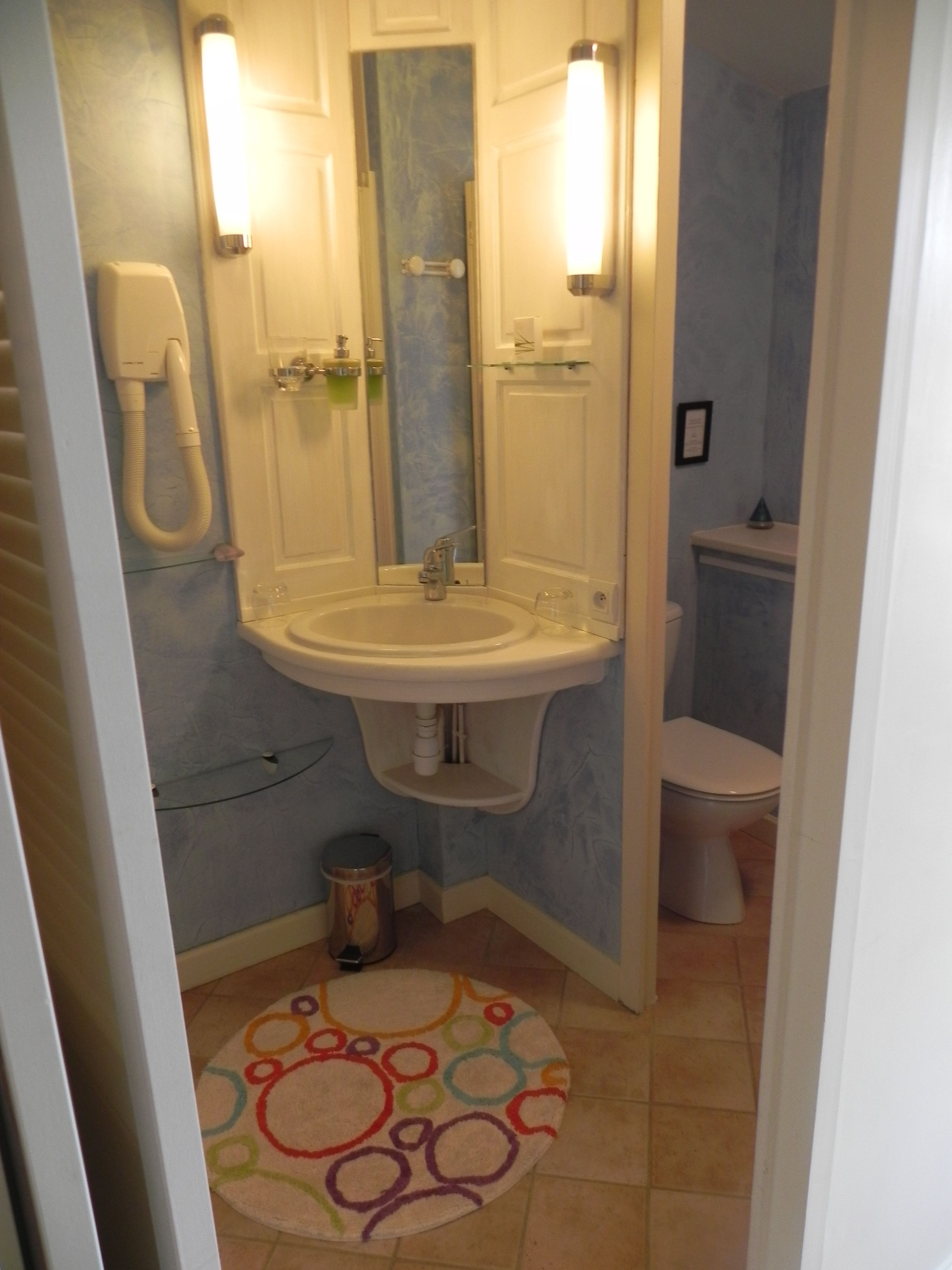 comfort double or twin room | 1 bedroom, premium bedding, desk, iron/ironing board