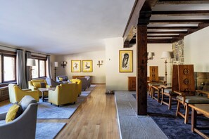 LCD TV - Parador de Fuente Dé (Camaleno)
