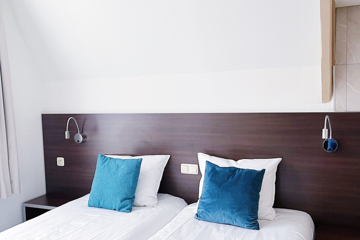 standard room | desk, free wifi, bed sheets