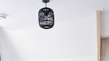 Standaard kamer | Een bureau, gratis wifi, beddengoed