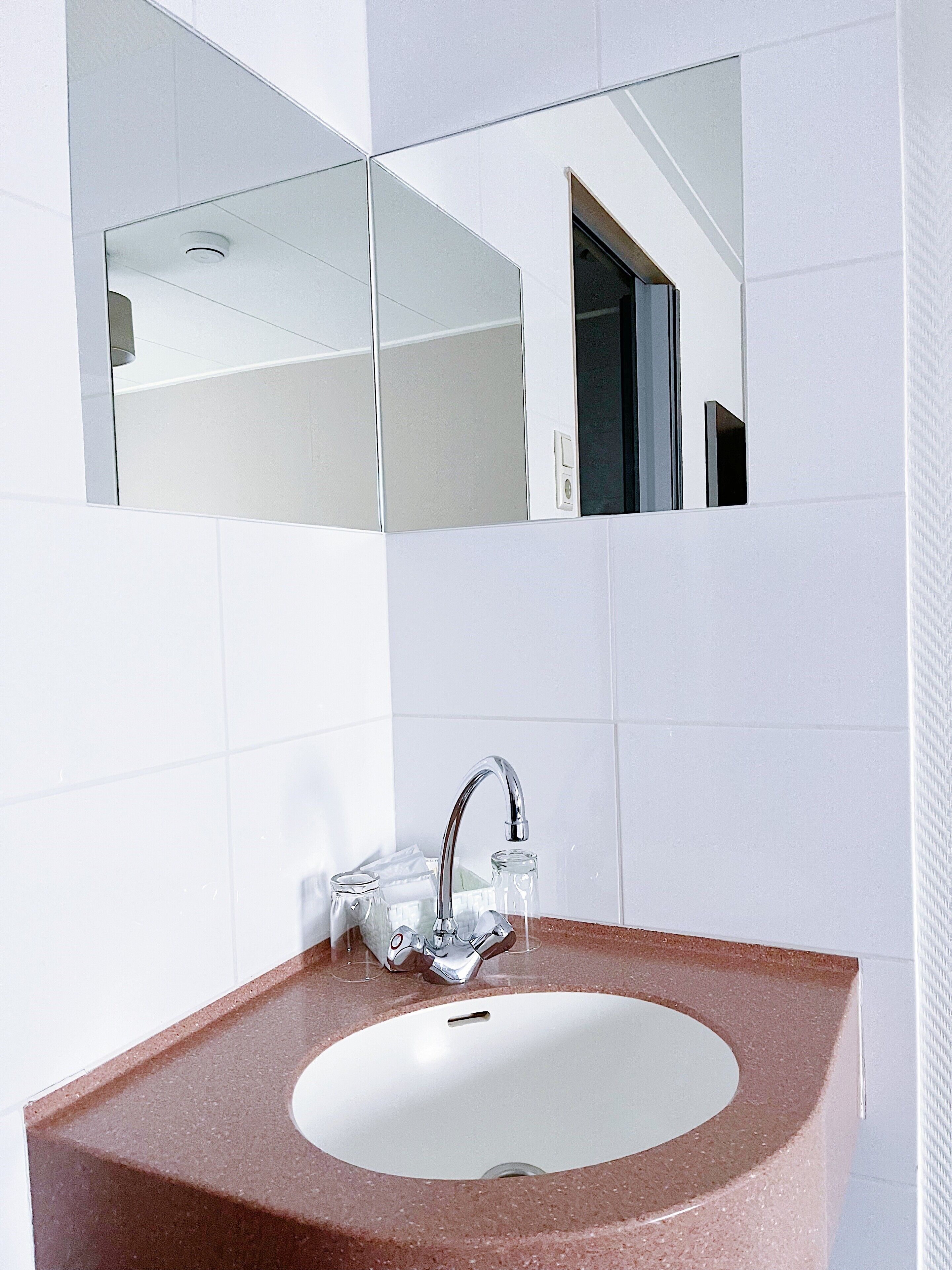 small double room | desk, free wifi, bed sheets