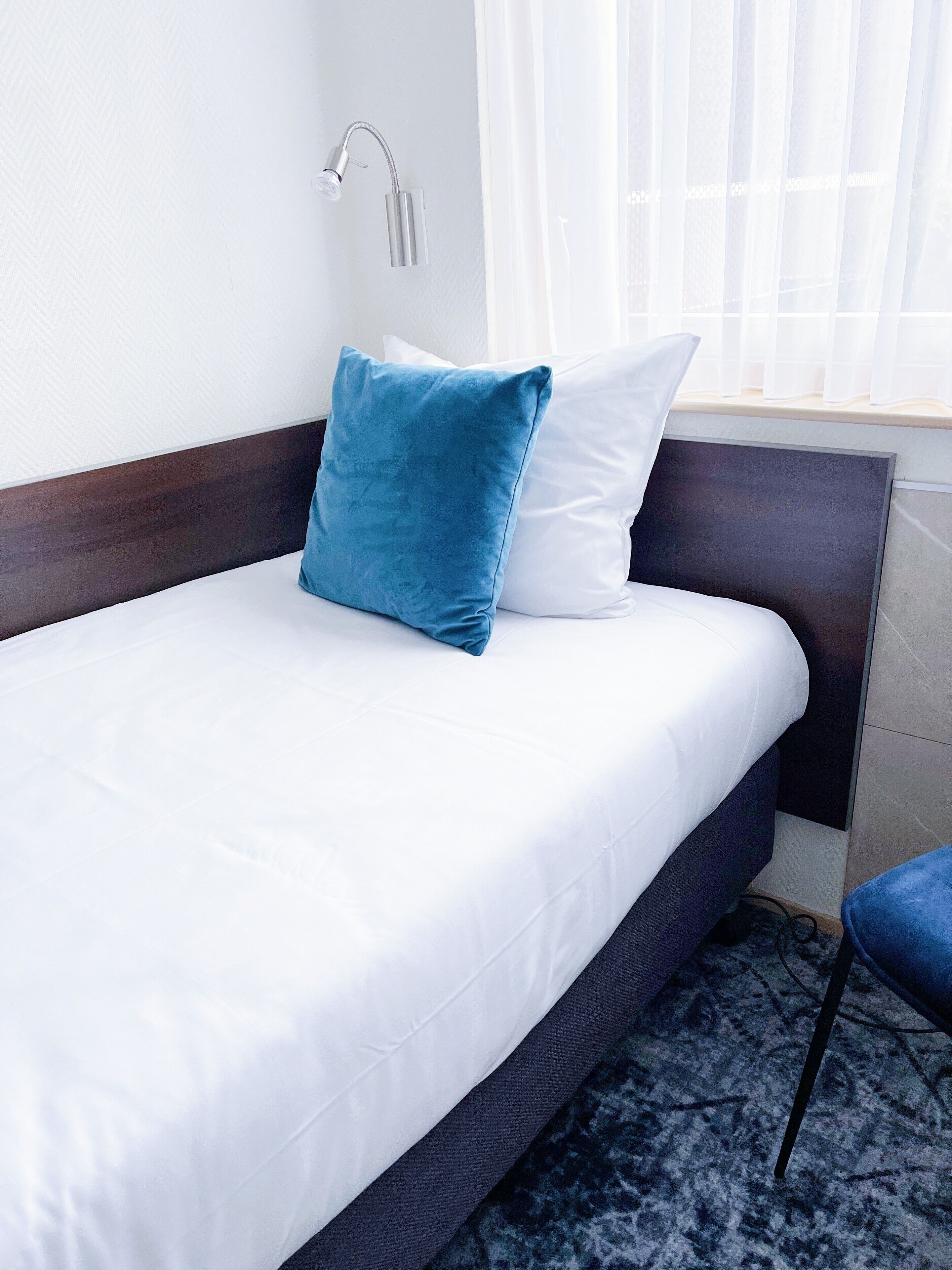 single room | desk, free wifi, bed sheets