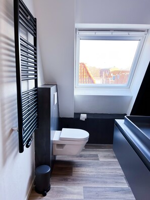 Apartment, 2 Bedrooms | Bathroom