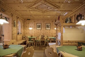 Bar (on property) - Hotel Chalet del Sogno (Pinzolo)