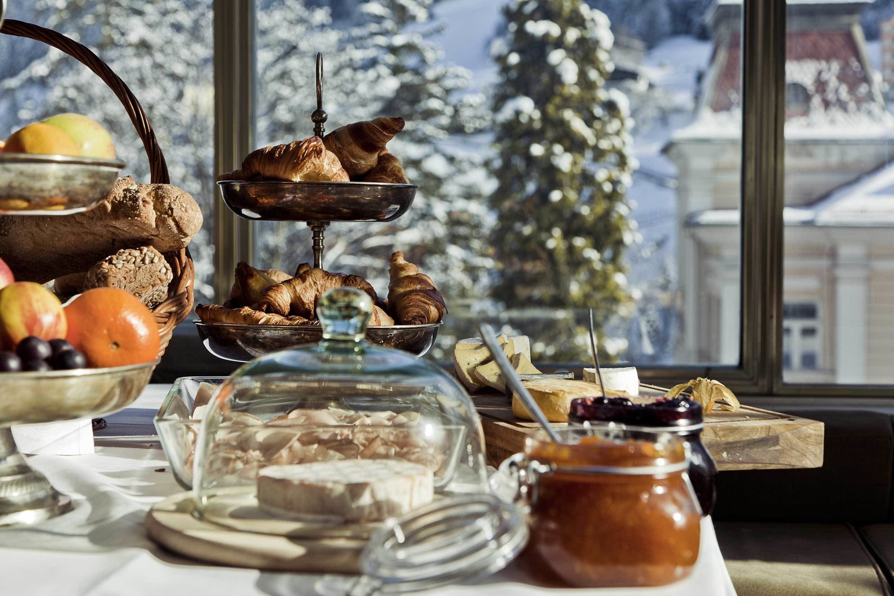 Daily buffet breakfast for a fee