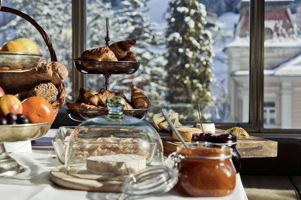 Daily buffet breakfast for a fee